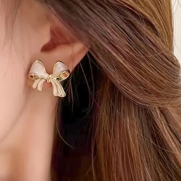 NWOT Maren 14K Gold Plated Bow Post Earrings - Picture 3 of 3